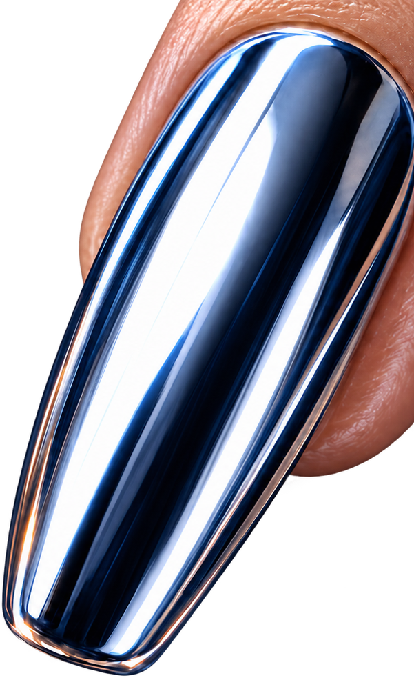 Chromglänzend lackierter Fingernagel